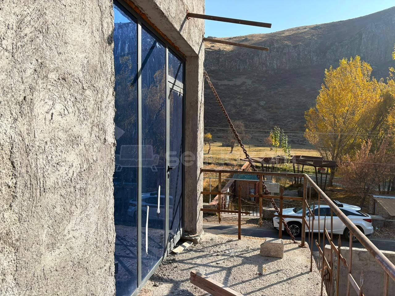 8 Սենյականոց Սեփական Տուն, 700քմ, Կոսմետիկ Վերանորոգված