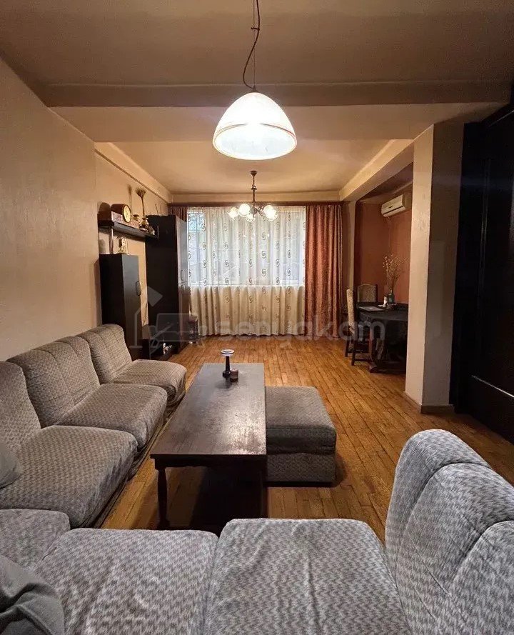 2 Սենյականոց Բնակարան Քարե Շենքում, 50քմ, 1/5 հարկ, Կապիտալ Վերանորոգված