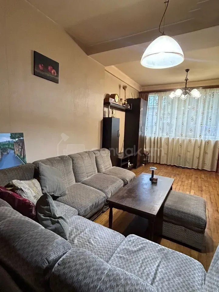 2 Սենյականոց Բնակարան Քարե Շենքում, 50քմ, 1/5 հարկ, Կապիտալ Վերանորոգված