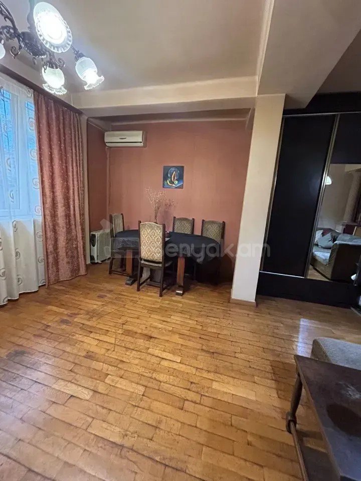2 Սենյականոց Բնակարան Քարե Շենքում, 50քմ, 1/5 հարկ, Կապիտալ Վերանորոգված