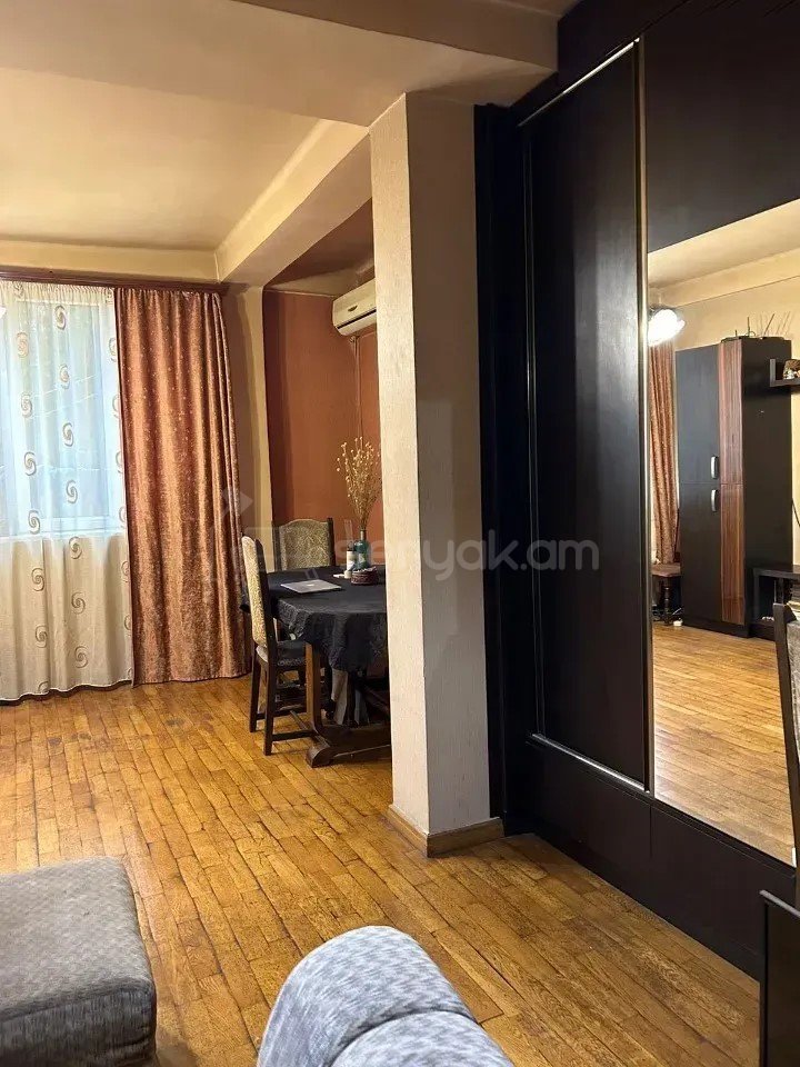 2 Սենյականոց Բնակարան Քարե Շենքում, 50քմ, 1/5 հարկ, Կապիտալ Վերանորոգված