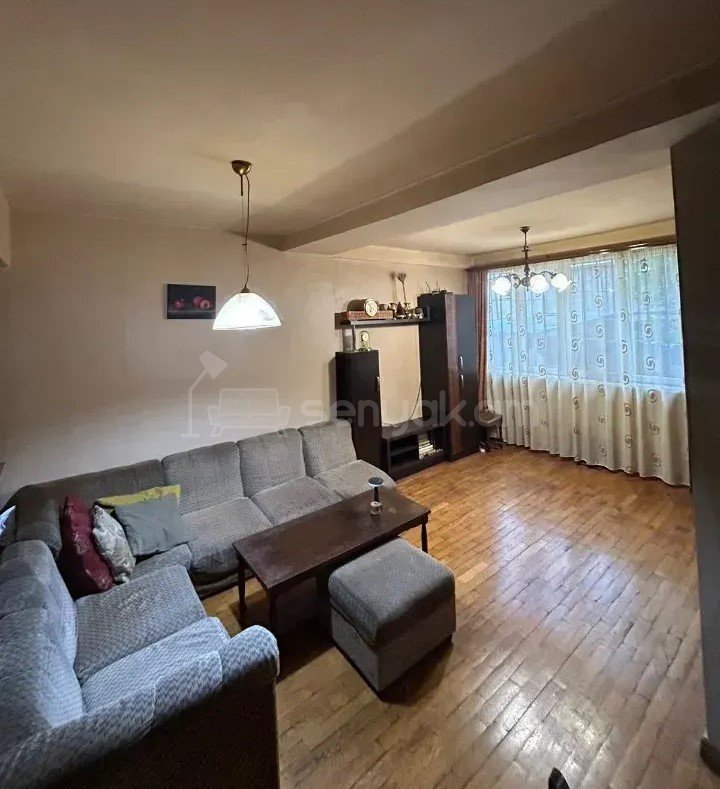 2 Սենյականոց Բնակարան Քարե Շենքում, 50քմ, 1/5 հարկ, Կապիտալ Վերանորոգված