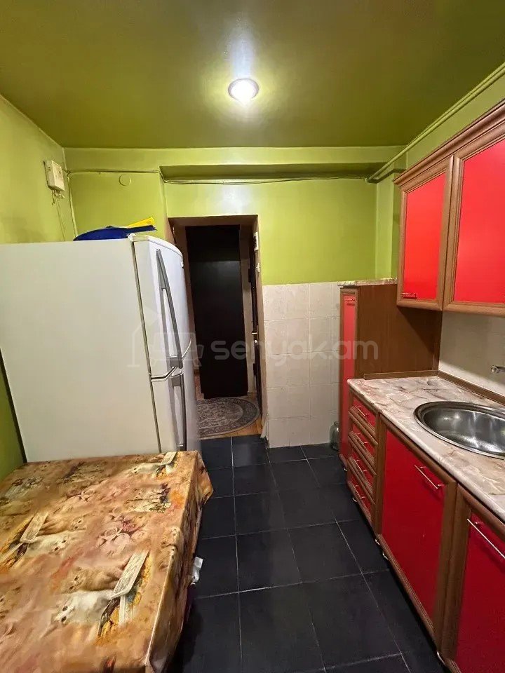 2 Սենյականոց Բնակարան Քարե Շենքում, 50քմ, 1/5 հարկ, Կապիտալ Վերանորոգված