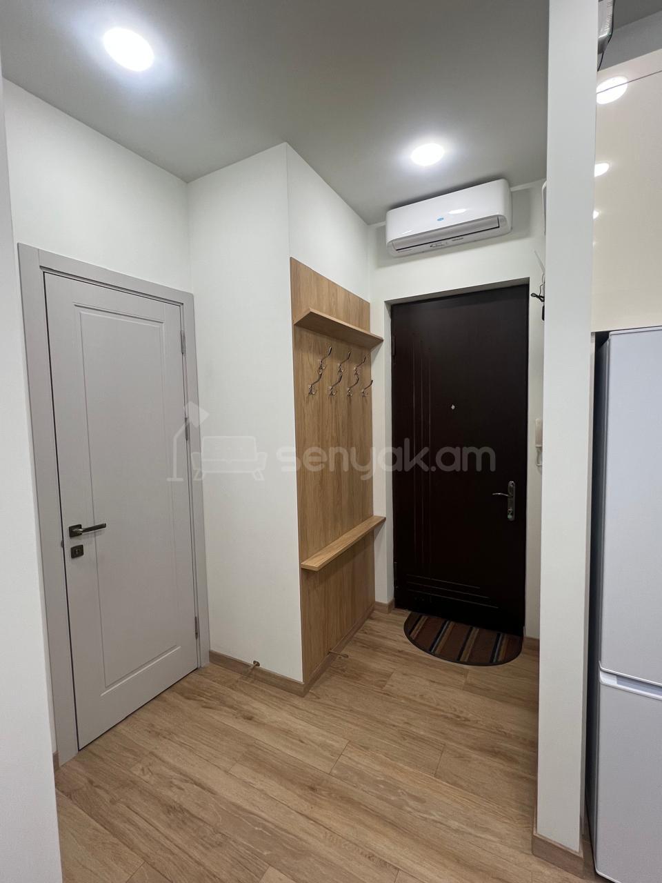 2 Սենյականոց Բնակարան Նորակառույցում, 43քմ, 8/18 հարկ, Կապիտալ Վերանորոգված, Կահավորված