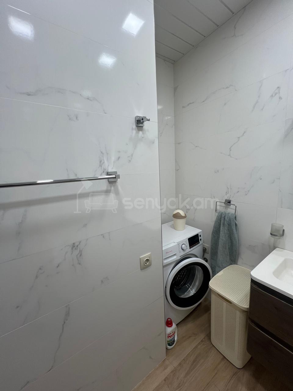 2 Սենյականոց Բնակարան Նորակառույցում, 43քմ, 8/18 հարկ, Կապիտալ Վերանորոգված, Կահավորված
