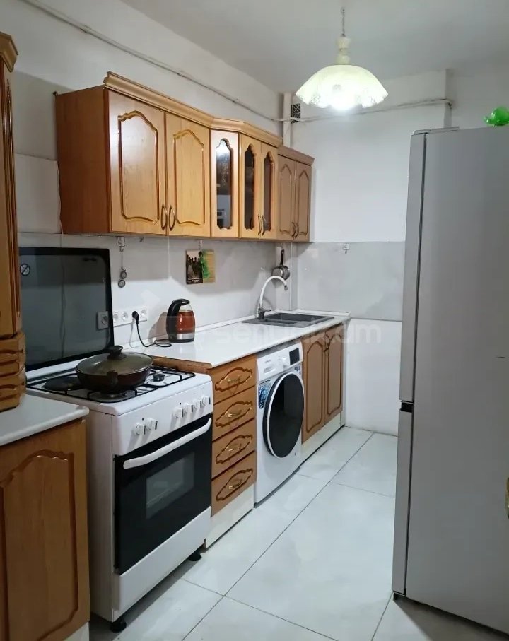 3 Սենյականոց Բնակարան, 80քմ, 9/9 հարկ, Նորմալ Վիճակում