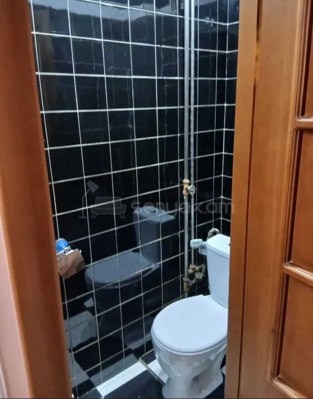 2 Սենյականոց Բնակարան Քարե Շենքում, 72քմ, 3/5 հարկ, Կոսմետիկ Վերանորոգված
