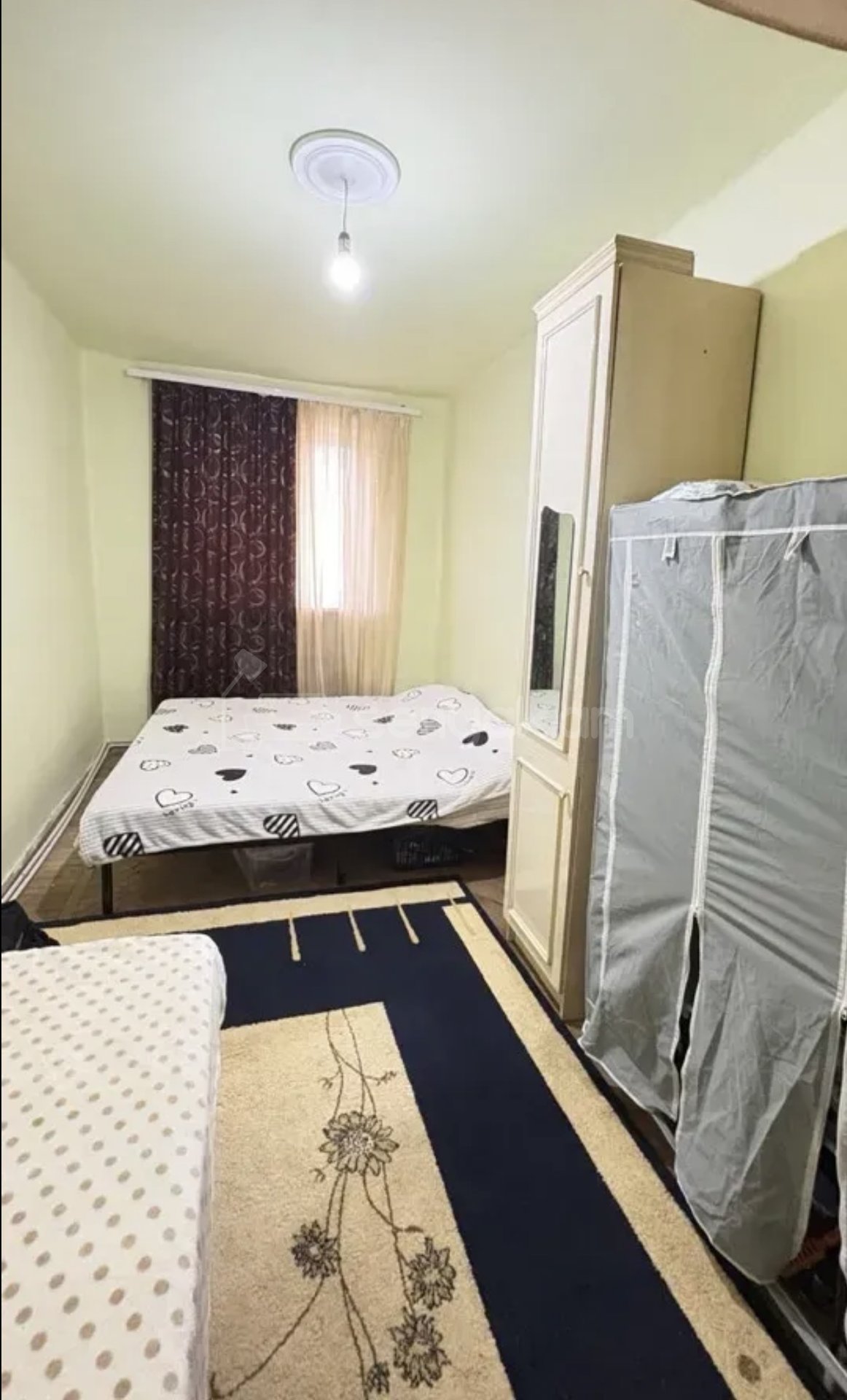 3 Սենյականոց Բնակարան Քարե Շենքում, 54քմ, 1/4 հարկ, Կապիտալ Վերանորոգված