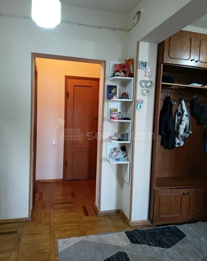 3 Սենյականոց Բնակարան, 80քմ, 9/9 հարկ, Նորմալ Վիճակում