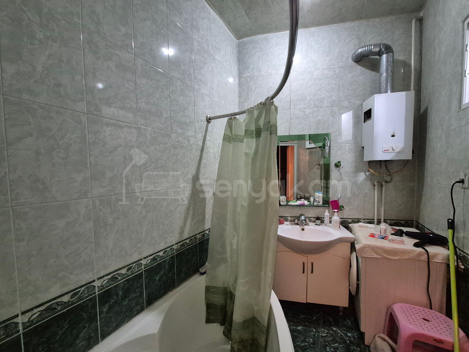 3 Սենյականոց Բնակարան Քարե Շենքում, 114քմ, 5/5 հարկ, Կոսմետիկ Վերանորոգված