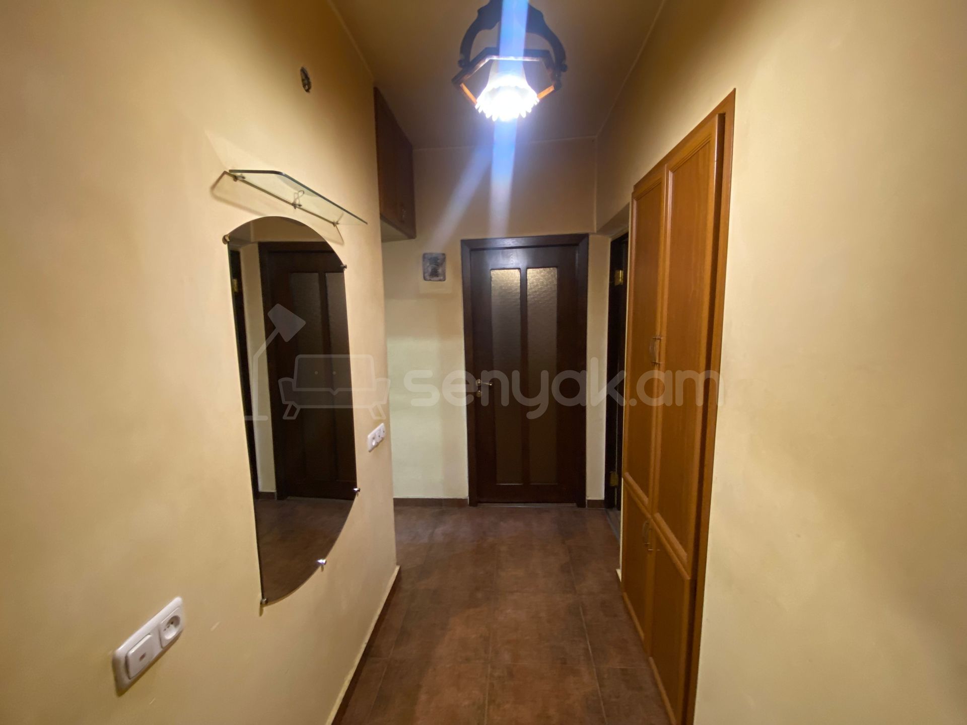 3 Սենյականոց Բնակարան Քարե Շենքում, 77քմ, 3/5 հարկ, Կոսմետիկ Վերանորոգված