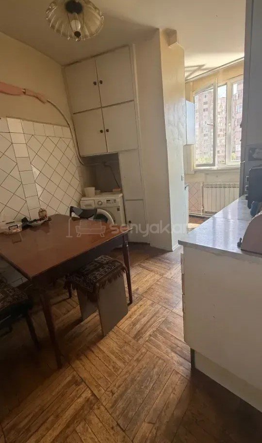 3 Սենյականոց Բնակարան, 63քմ, 8/12 հարկ, Նորմալ Վիճակում