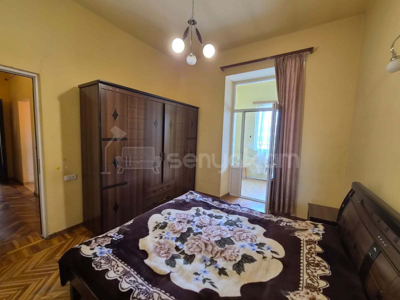 2 Սենյականոց Բնակարան Քարե Շենքում, 70քմ, 4/4 հարկ, Նորմալ Վիճակում, Կահավորված