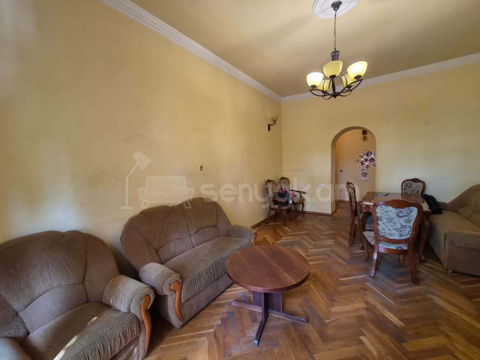 2 Սենյականոց Բնակարան Քարե Շենքում, 70քմ, 4/4 հարկ, Նորմալ Վիճակում, Կահավորված
