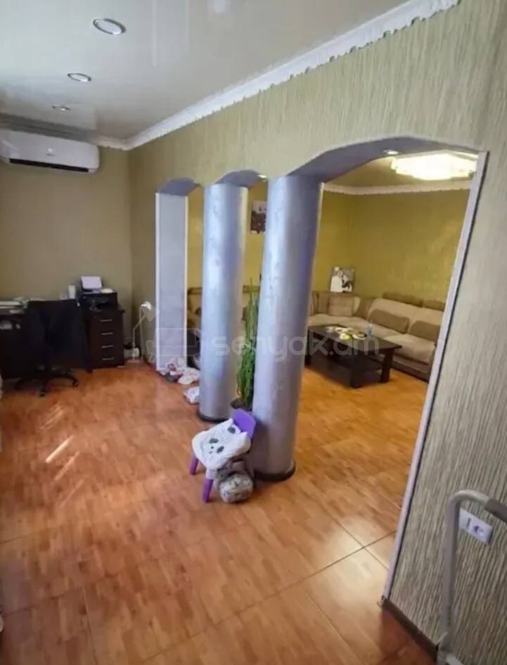 3 Սենյականոց Բնակարան, 97քմ, 2/9 հարկ, Կապիտալ Վերանորոգված
