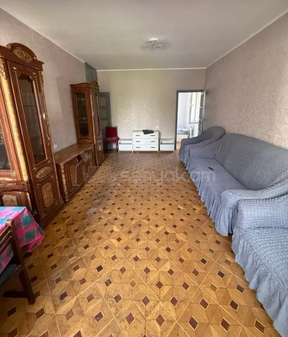 3 Սենյականոց Բնակարան Քարե Շենքում, 68քմ, 4/5 հարկ, Նորմալ Վիճակում, Կահավորված