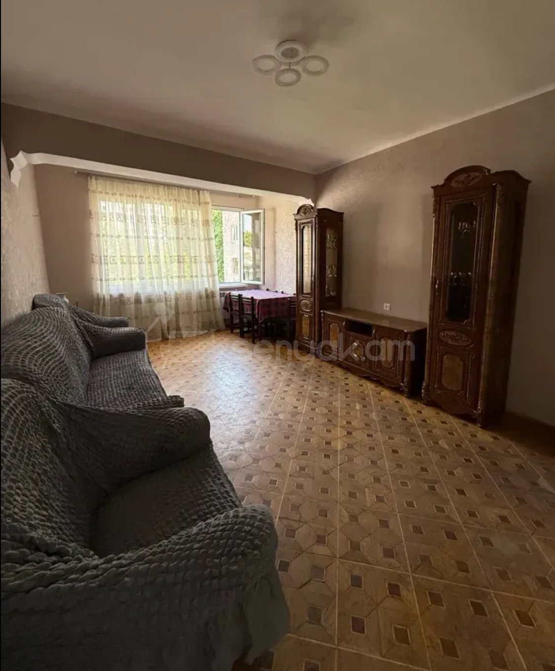 3 Սենյականոց Բնակարան Քարե Շենքում, 68քմ, 4/5 հարկ, Նորմալ Վիճակում, Կահավորված