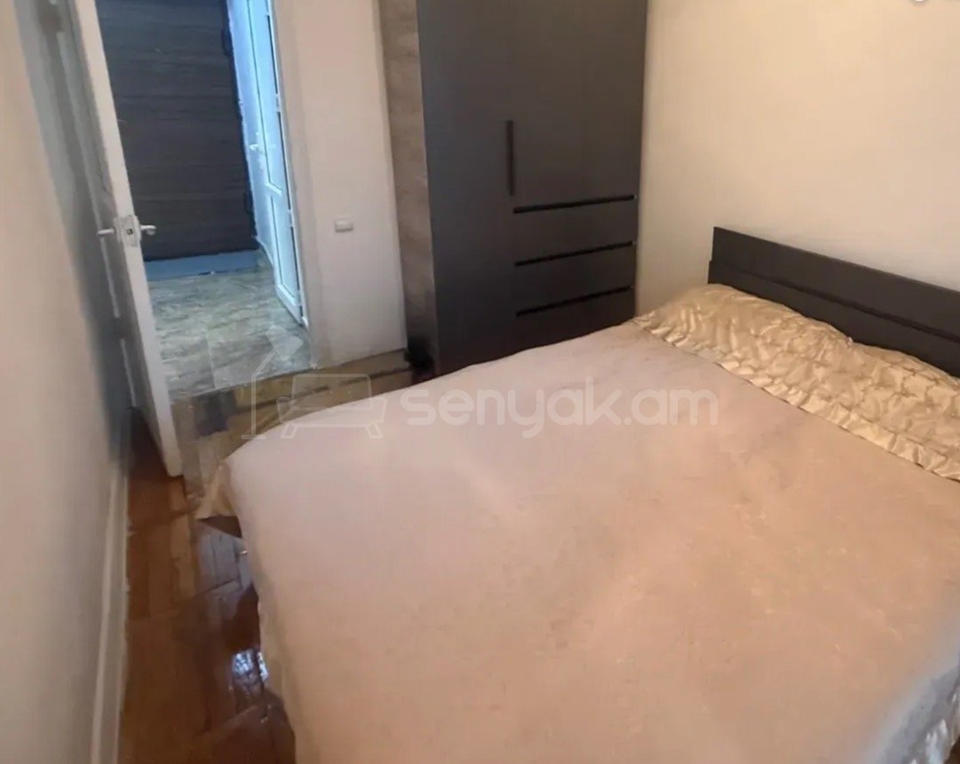2 Սենյականոց Բնակարան Քարե Շենքում, 43քմ, 5/5 հարկ, Նորմալ Վիճակում