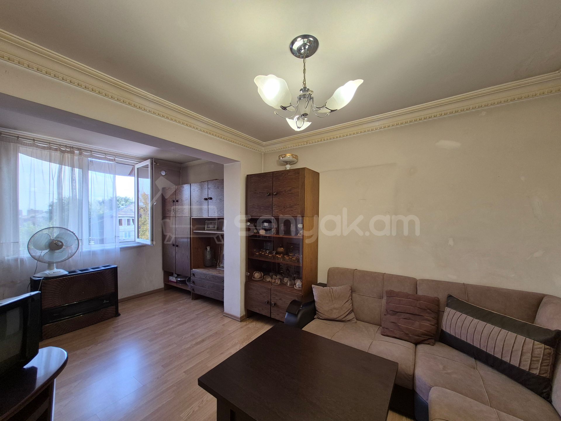 2 Սենյականոց Բնակարան Քարե Շենքում, 38քմ, 4/4 հարկ, Կոսմետիկ Վերանորոգված