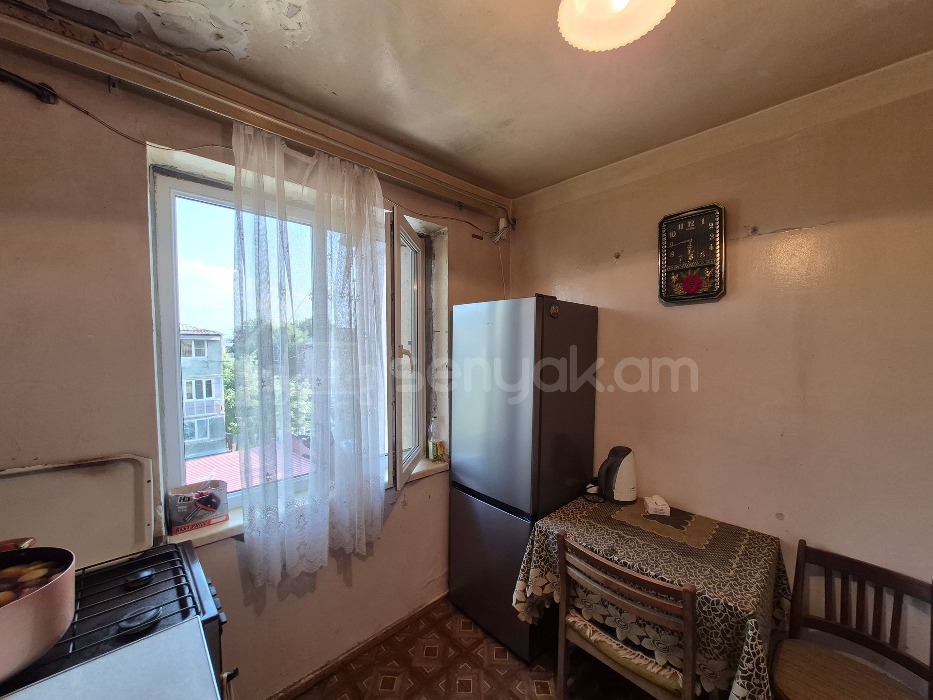 2 Սենյականոց Բնակարան Քարե Շենքում, 38քմ, 4/4 հարկ, Կոսմետիկ Վերանորոգված