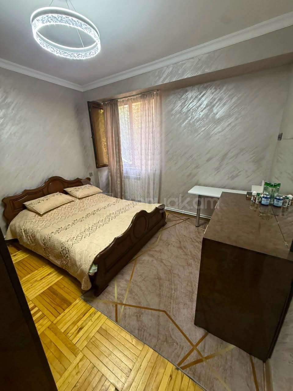 4 Սենյականոց Բնակարան, 82քմ, 3/9 հարկ, Նորմալ Վիճակում