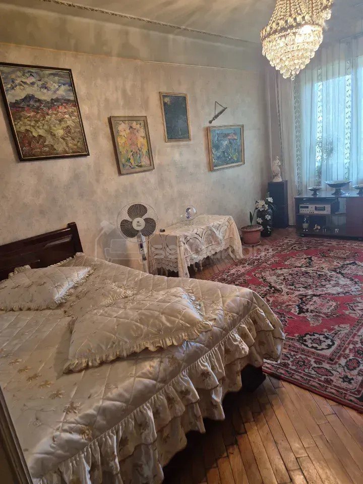 2 Սենյականոց Բնակարան Քարե Շենքում, 67քմ, 1/5 հարկ, Կոսմետիկ Վերանորոգված