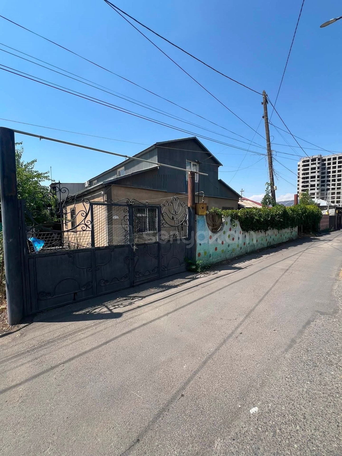 8 Սենյականոց Սեփական Տուն, 140քմ, Նորմալ Վիճակում, Ավտոտնակով