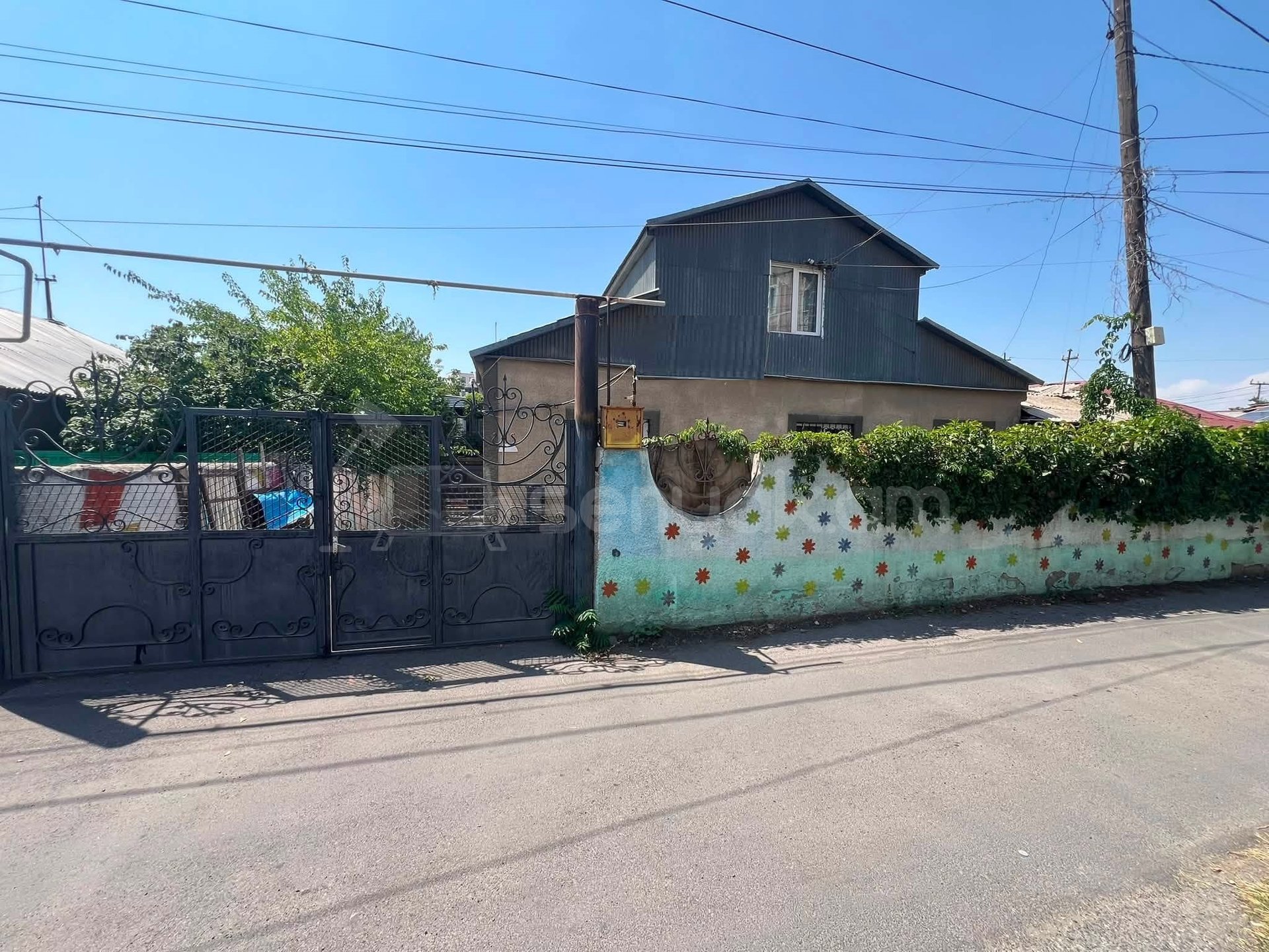 8 Սենյականոց Սեփական Տուն, 140քմ, Նորմալ Վիճակում, Ավտոտնակով