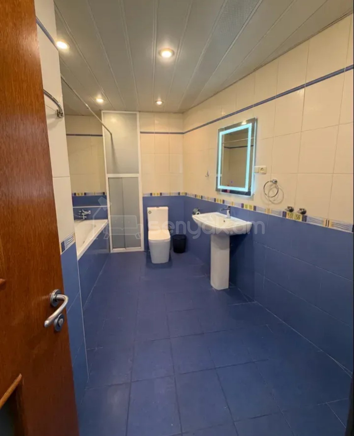 2 Սենյականոց Բնակարան Քարե Շենքում, 67քմ, 2/5 հարկ, Կապիտալ Վերանորոգված, Կահավորված