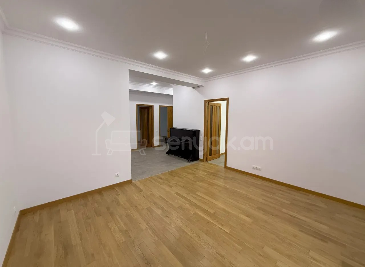 3 Սենյականոց Բնակարան Քարե Շենքում, 93քմ, 2/5 հարկ, Կապիտալ Վերանորոգված