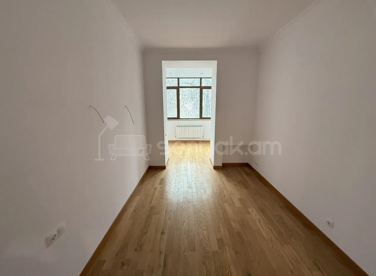 3 Սենյականոց Բնակարան Քարե Շենքում, 93քմ, 2/5 հարկ, Կապիտալ Վերանորոգված