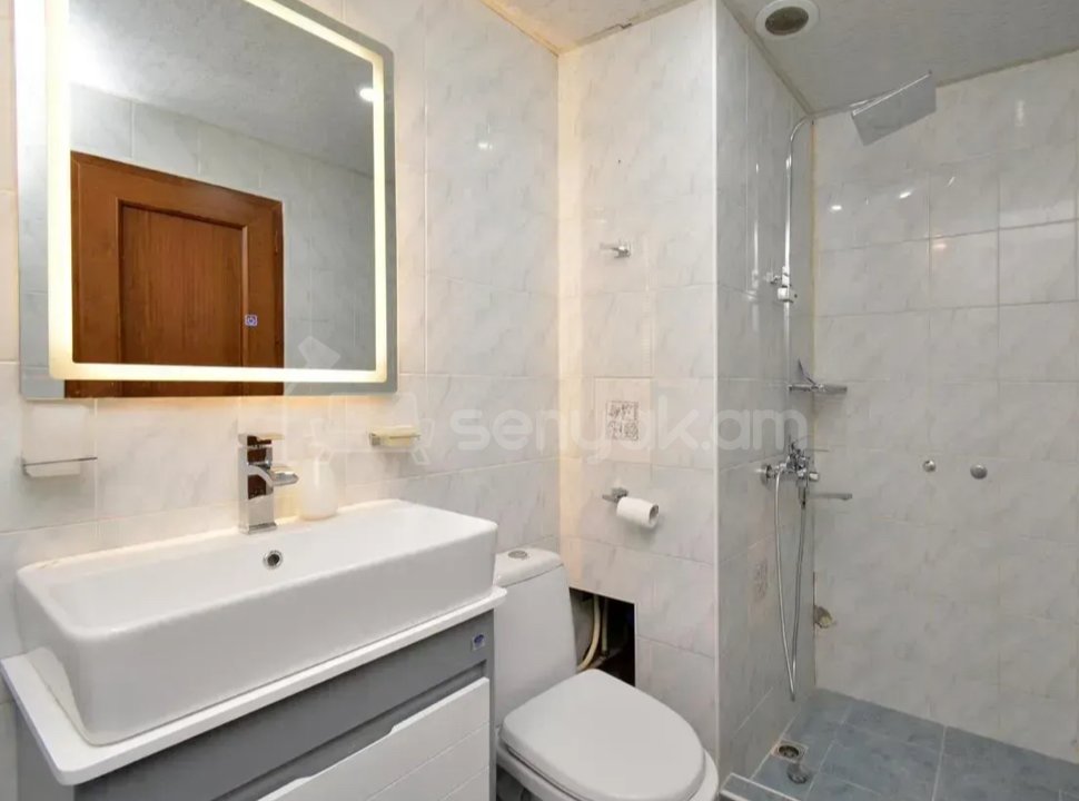 2 Սենյականոց Բնակարան, 42քմ, 5/10 հարկ, Կապիտալ Վերանորոգված, Կահավորված