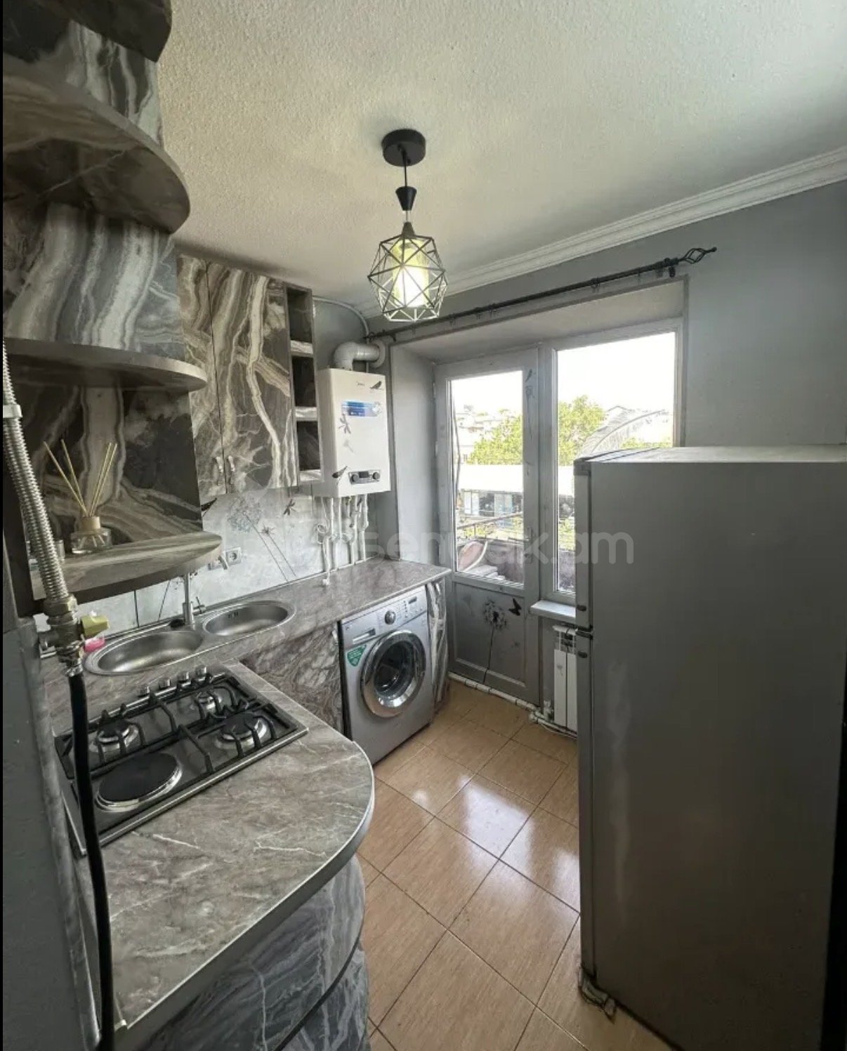 2 Սենյականոց Բնակարան Քարե Շենքում, 58քմ, 3/5 հարկ, Նորմալ Վիճակում, Կահավորված