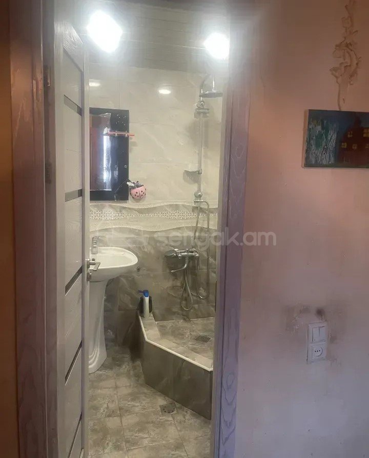3 Սենյականոց Բնակարան, 86քմ, 9/14 հարկ, Պետական Վիճակում