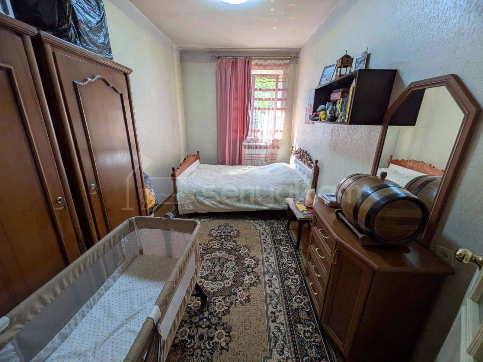 2 Սենյականոց Բնակարան Քարե Շենքում, 70քմ, 4/4 հարկ, Նորմալ Վիճակում, Կահավորված, Արևկող