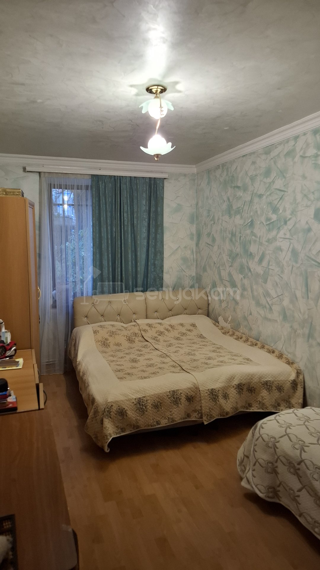 3 Սենյականոց Բնակարան Քարե Շենքում, 70քմ, 1/4 հարկ, Նորմալ Վիճակում