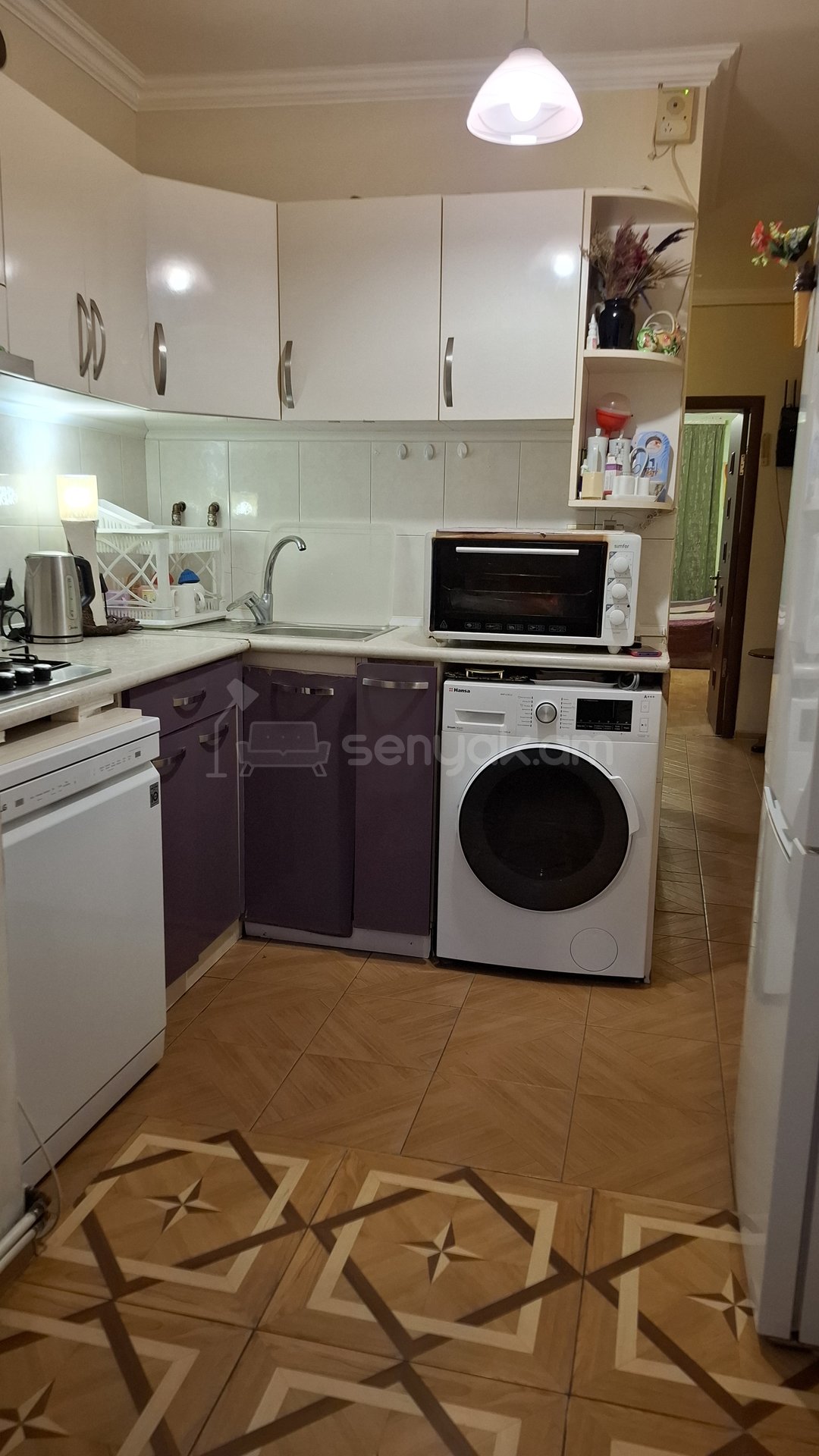 3 Սենյականոց Բնակարան Քարե Շենքում, 70քմ, 1/4 հարկ, Նորմալ Վիճակում
