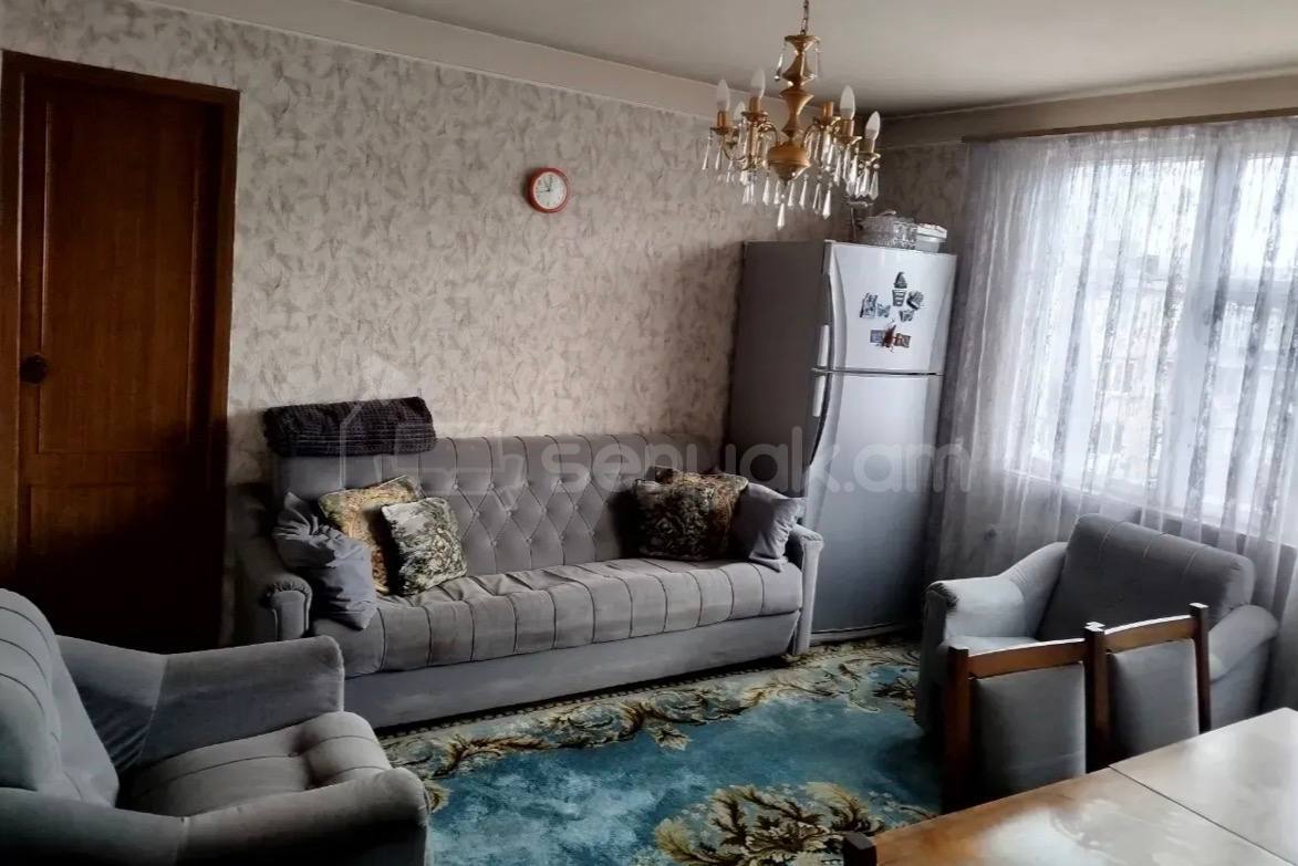 4 Սենյականոց Բնակարան Քարե Շենքում, 90քմ, 3/4 հարկ, Կոսմետիկ Վերանորոգված