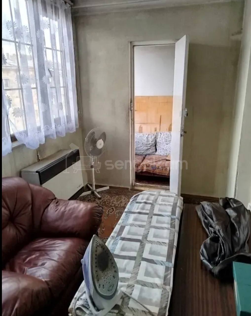 4 Սենյականոց Բնակարան Քարե Շենքում, 90քմ, 3/4 հարկ, Կոսմետիկ Վերանորոգված