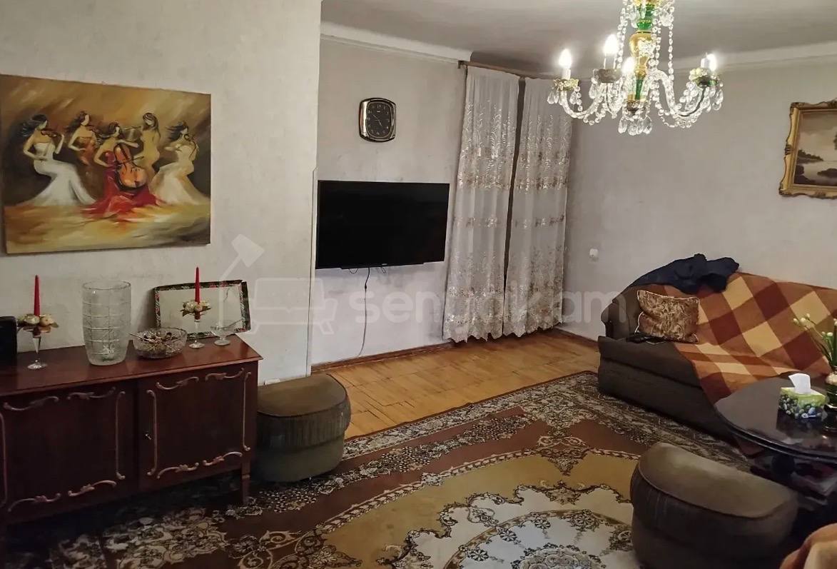 4 Սենյականոց Բնակարան Քարե Շենքում, 90քմ, 3/4 հարկ, Կոսմետիկ Վերանորոգված