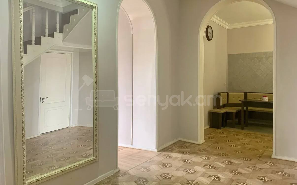 5 Սենյականոց Շքեղ Առանձնատուն, 250քմ, Կահավորված, Ավտոտնակով