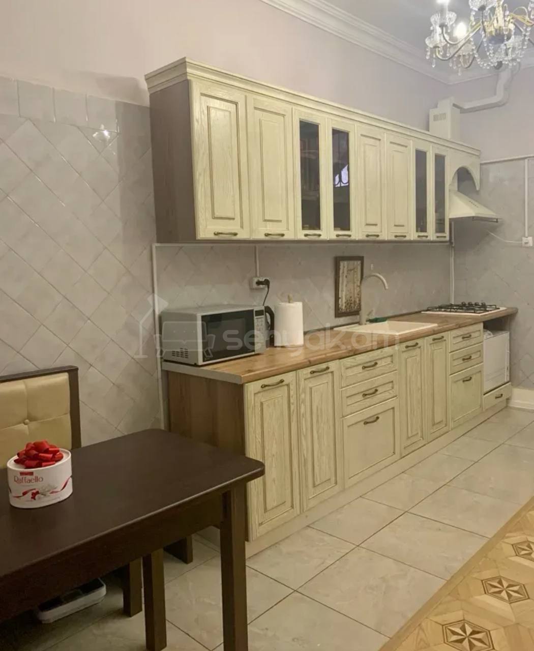 5 Սենյականոց Շքեղ Առանձնատուն, 250քմ, Կահավորված, Ավտոտնակով