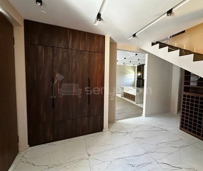 4 Սենյականոց Սեփական Տուն, 160քմ, Դիզայներական Վերանորոգված, Կահավորված, Ավտոտնակով