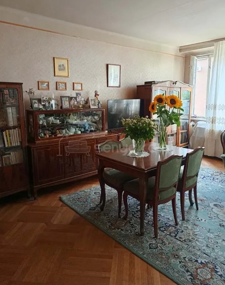 3 Սենյականոց Բնակարան Քարե Շենքում, 85քմ, 3/5 հարկ, Պետական Վիճակում
