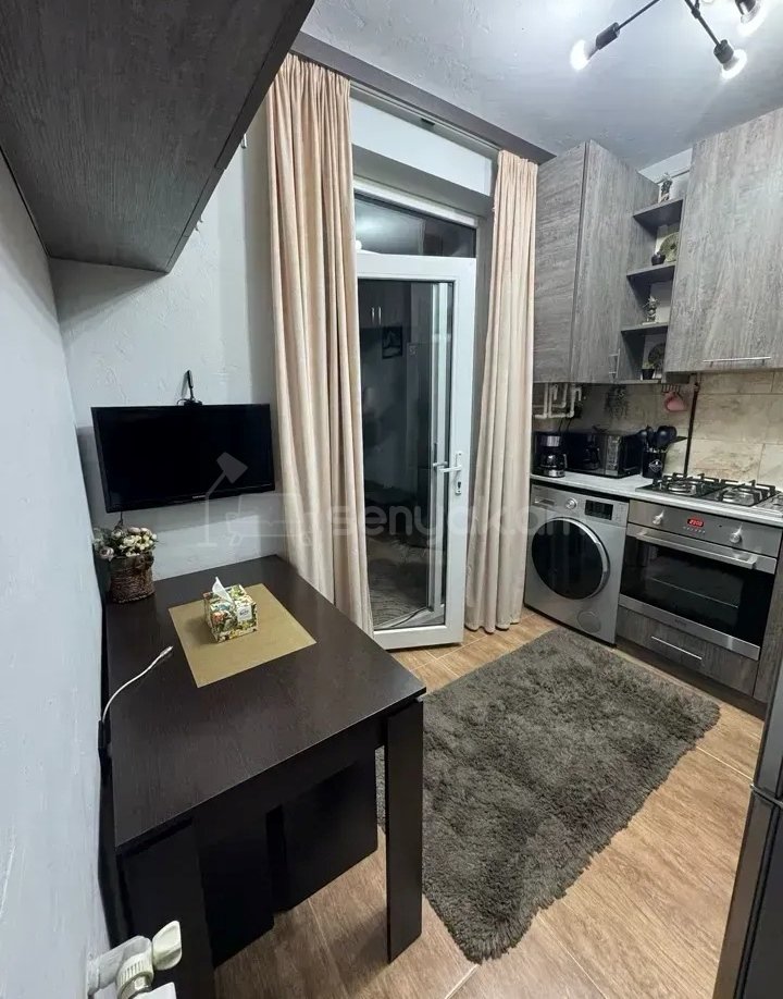 2 Սենյականոց Բնակարան Քարե Շենքում, 43քմ, 3/5 հարկ, Կապիտալ Վերանորոգված