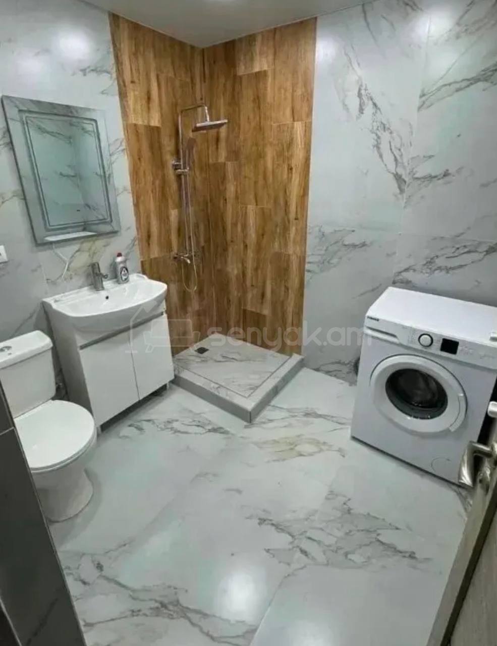 2 Սենյականոց Բնակարան Քարե Շենքում, 45քմ, 5/5 հարկ, Կապիտալ Վերանորոգված, Կահավորված