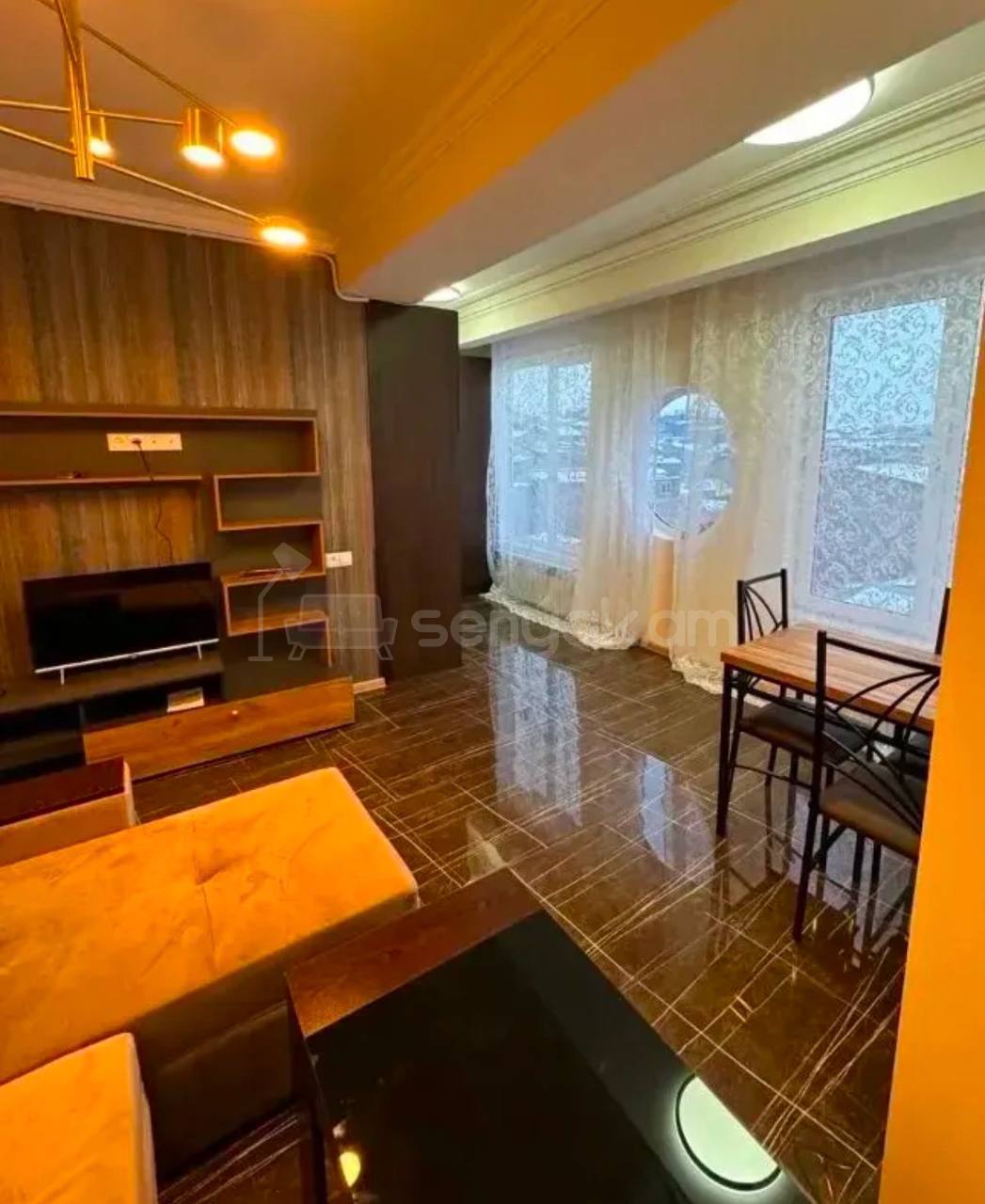 2 Սենյականոց Բնակարան Քարե Շենքում, 45քմ, 5/5 հարկ, Կապիտալ Վերանորոգված, Կահավորված
