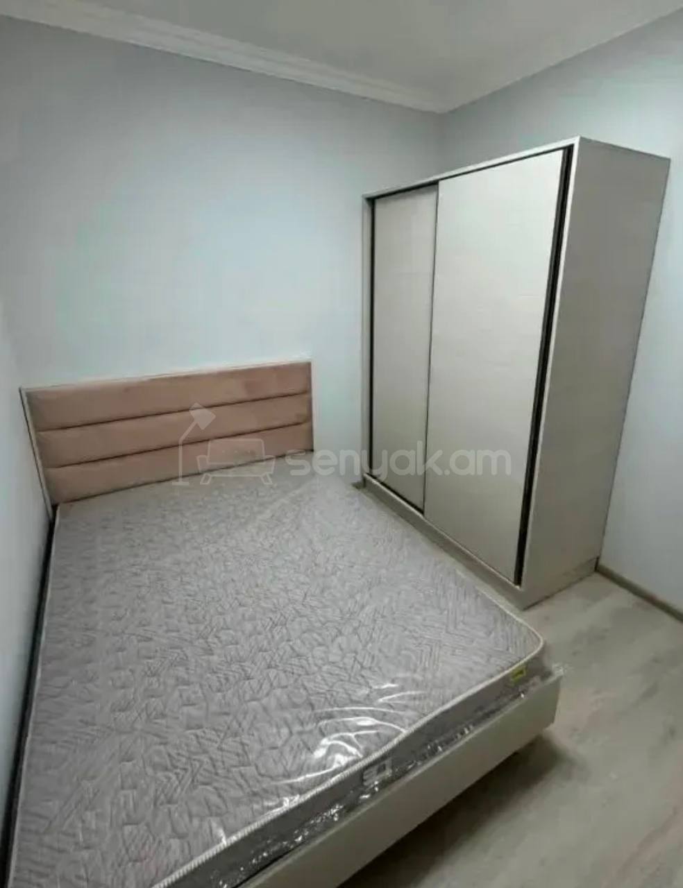 2 Սենյականոց Բնակարան Քարե Շենքում, 45քմ, 5/5 հարկ, Կապիտալ Վերանորոգված, Կահավորված