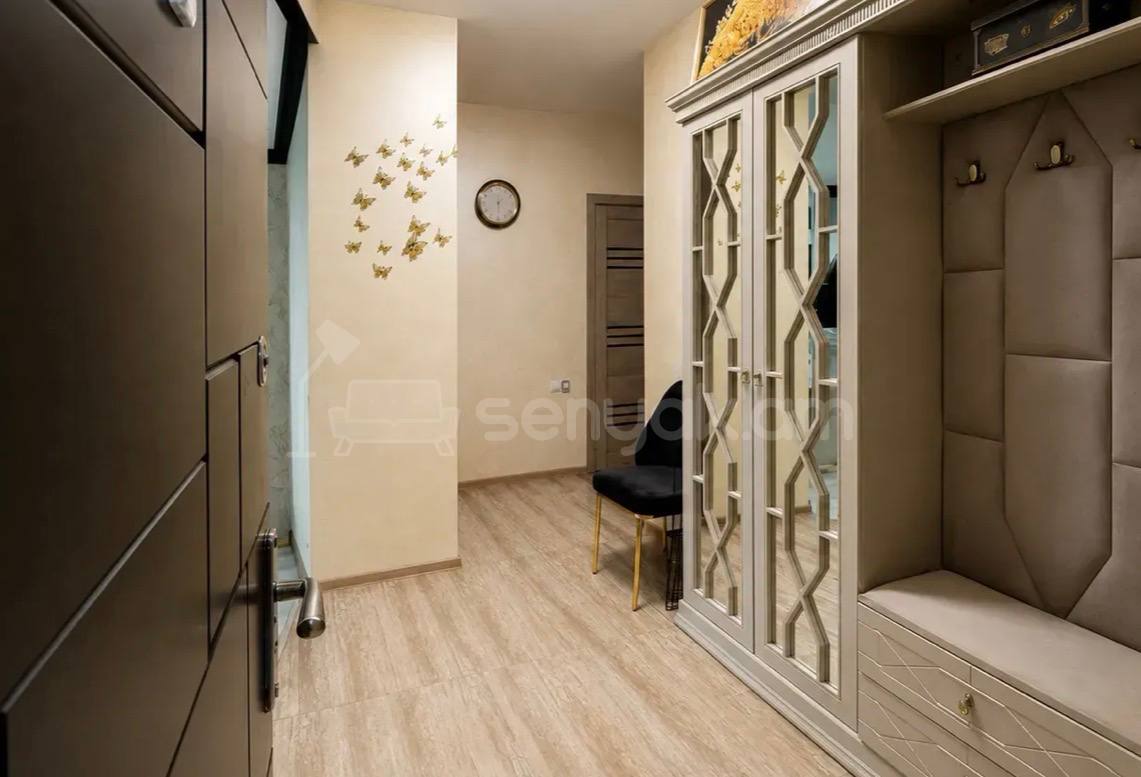 3 Սենյականոց Բնակարան Քարե Շենքում, 76քմ, 5/5 հարկ, Կապիտալ Վերանորոգված