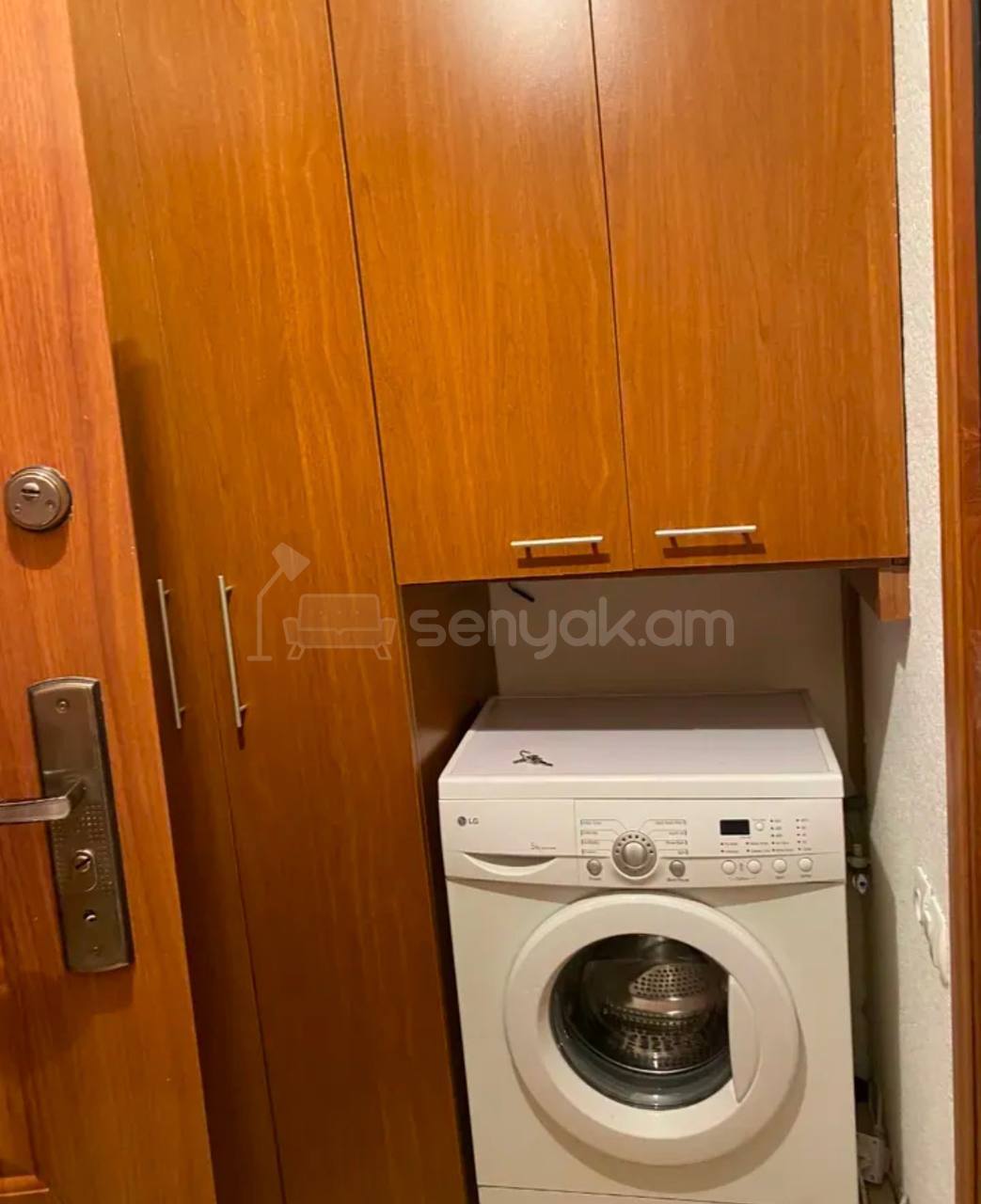 2 Սենյականոց Բնակարան, 40քմ, 4/9 հարկ, Նորմալ Վիճակում, Կահավորված